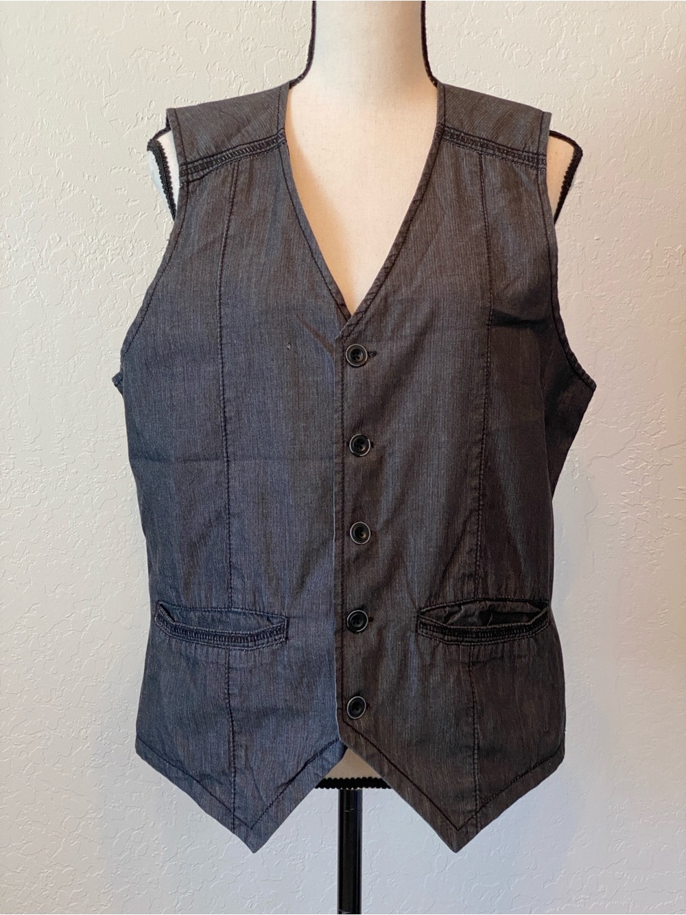 Buckle Men's Dark Gray Button-Front Vest
